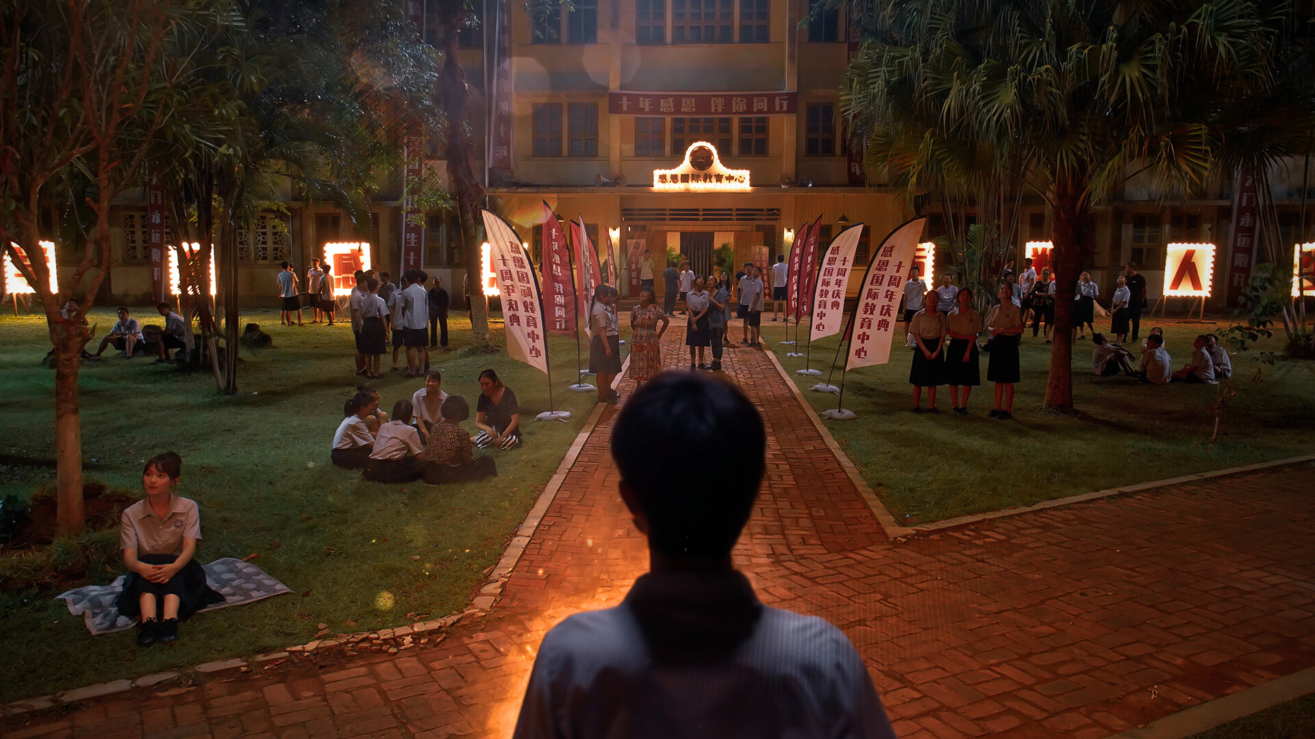 飞越13号房/Breakout 13